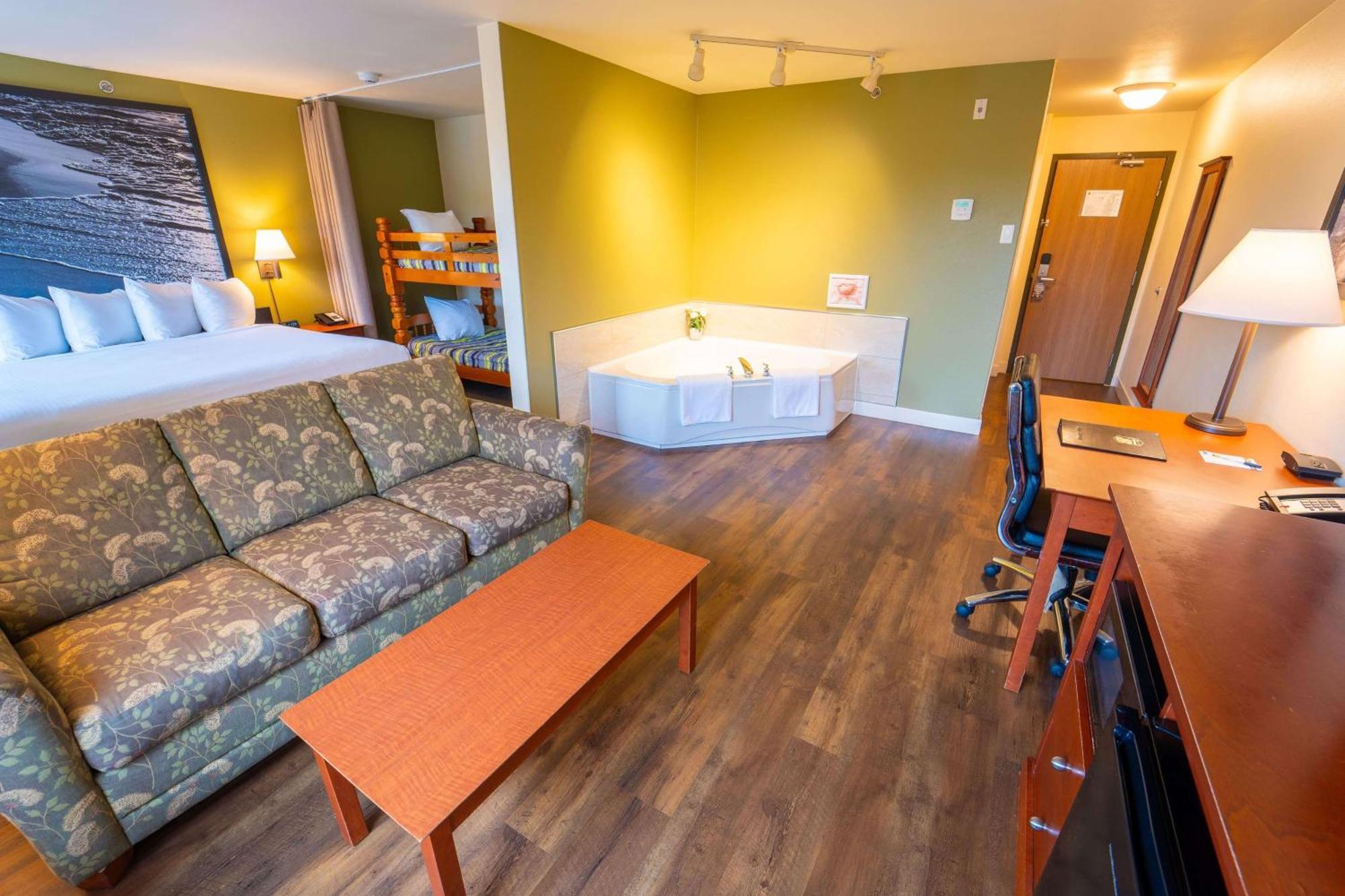 Super 8 By Wyndham Amherst Ns Exterior photo