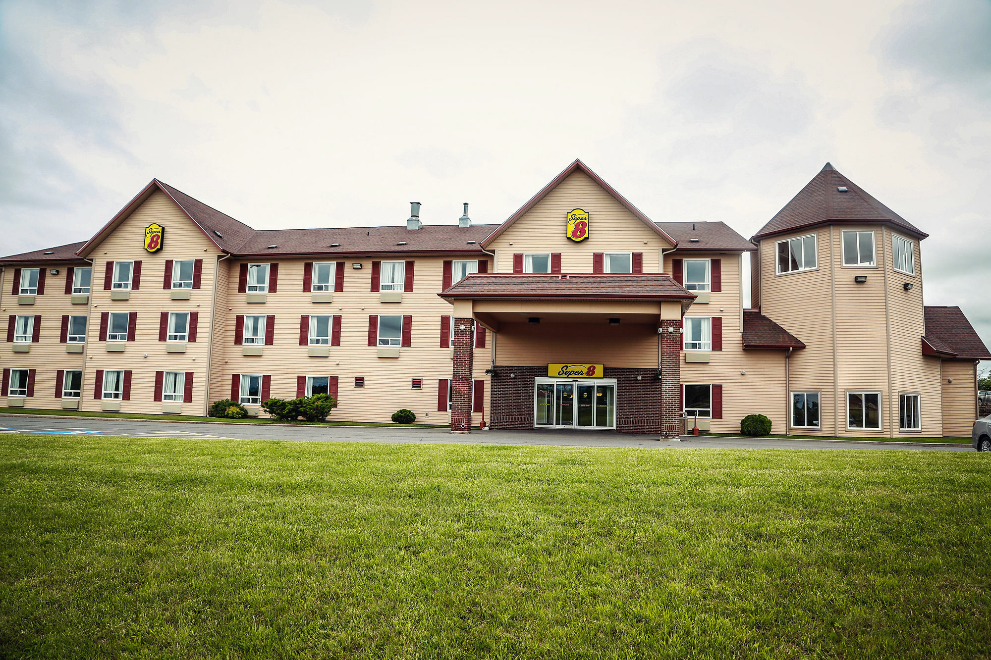 Super 8 By Wyndham Amherst Ns Exterior photo
