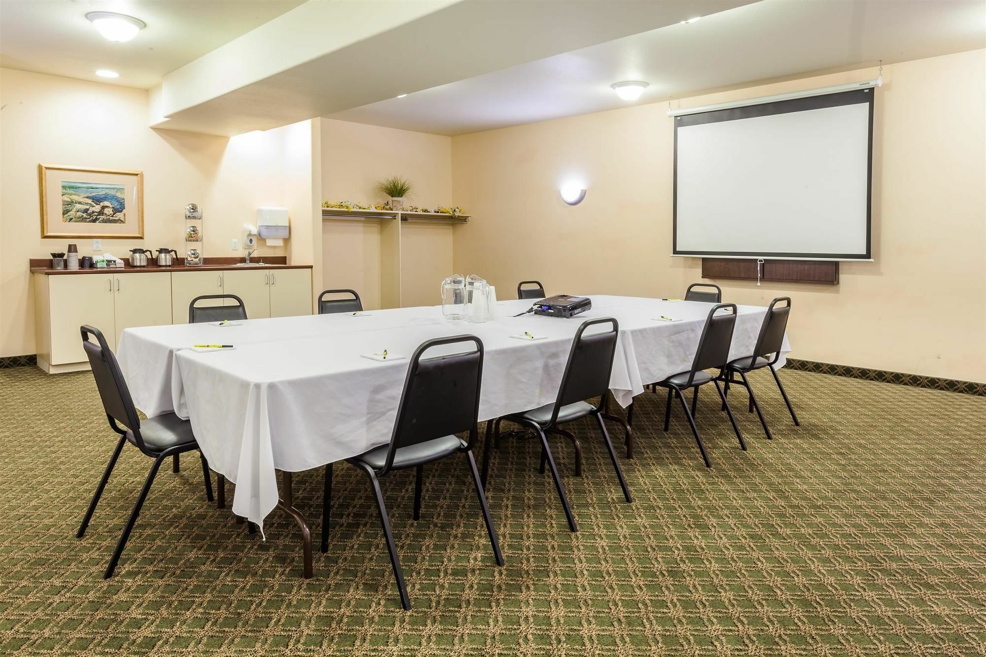 Super 8 By Wyndham Amherst Ns Exterior photo